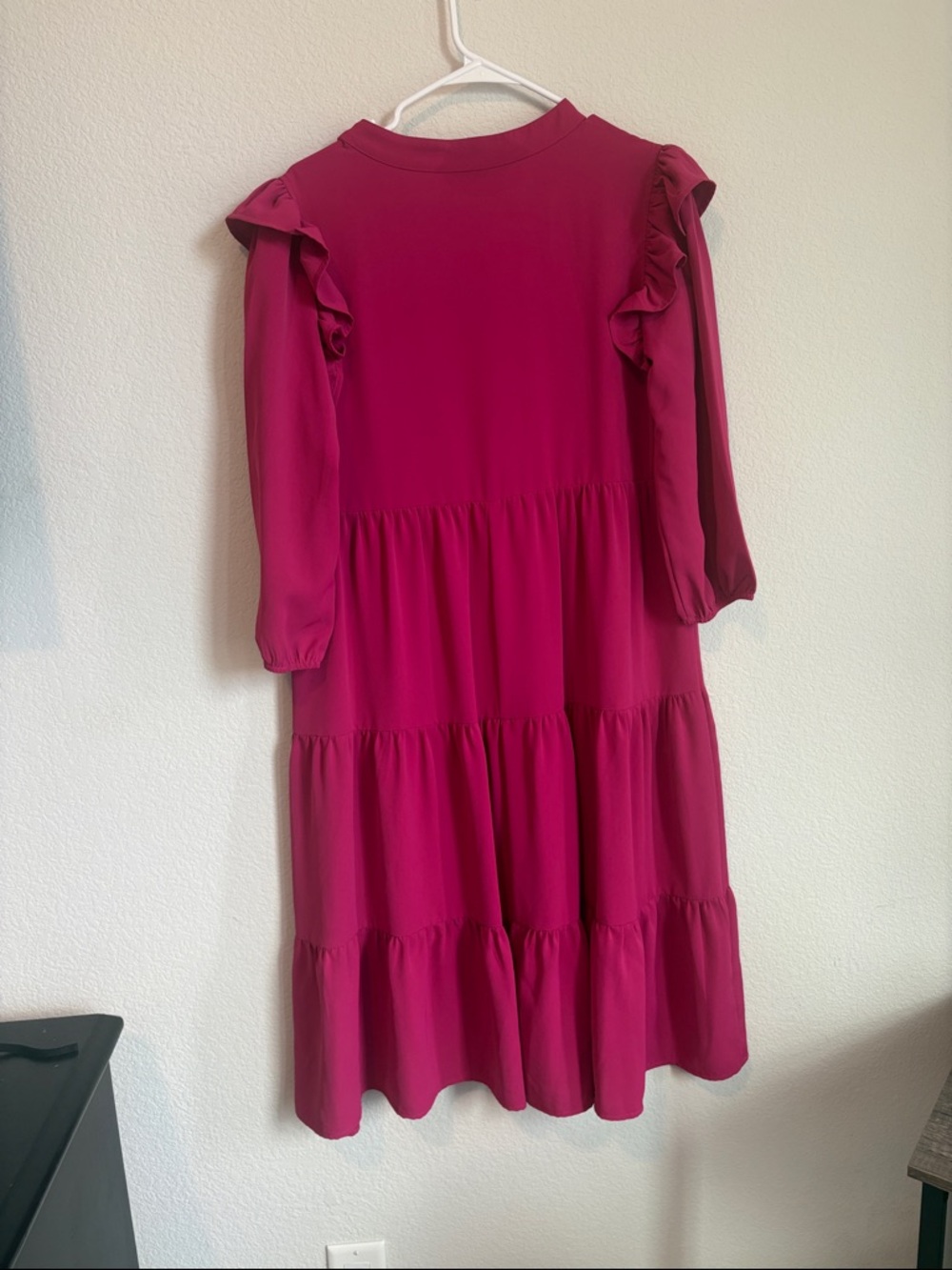 SSYS the label Magenta Tiered V-Neck 3/4 Sleeve Dress Ruffle Shoulders M - Picture 6 of 6
